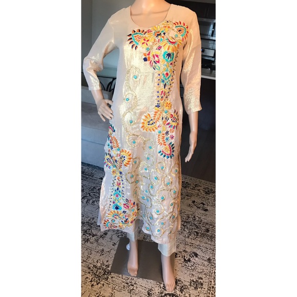 Sold!!!Beautiful colorful shalwar kameez. - Picture 2 of 3